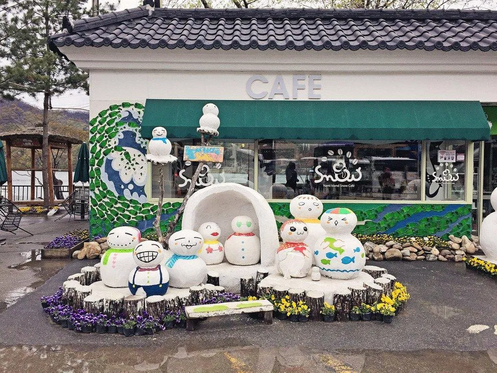 Tiệm Snow Café trên đảo Nami là nơi để bạn giải nhiệt mùa hè (Ảnh: Internet). Tiệm Snow Café trên đảo Nami là nơi để bạn giải nhiệt mùa hè (Ảnh: Internet).