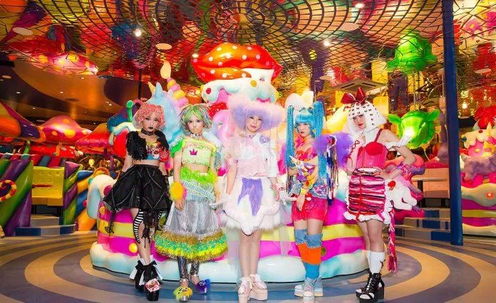 5 quái nữ theo thứ tự gồm: Nasty mang phong cách sexy và gothic, Crazy tính cách thất thường, Baby ngọt ngào như con trẻ, Candy vui nhộn tươi cười, và Dolly đầy vẻ kiêu hãnh (Ảnh: Internet). 5 quái nữ theo thứ tự gồm: Nasty mang phong cách sexy và gothic, Crazy tính cách thất thường, Baby ngọt ngào như con trẻ, Candy vui nhộn tươi cười, và Dolly đầy vẻ kiêu hãnh (Ảnh: Internet).