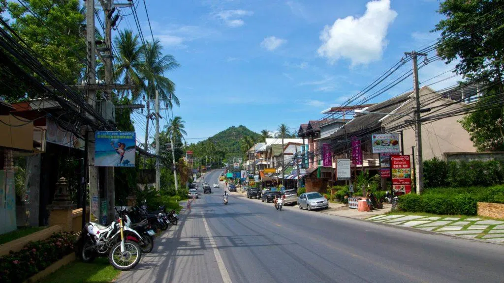 Cung đường chạy vòng quanh đảo Koh Samui giúp bạn dễ dàng khám phá các địa điểm hấp dẫn tại đây (Ảnh: Internet). Cung đường chạy vòng quanh đảo Koh Samui giúp bạn dễ dàng khám phá các địa điểm hấp dẫn tại đây (Ảnh: Internet).