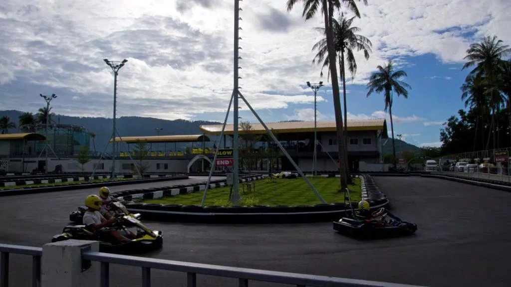 Go Kart là loại xe nhỏ với tốc độ cao rất thích hợp để vui chơi giải trí (Ảnh: Internet).