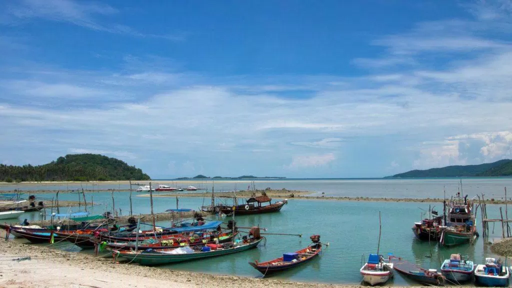 Hai hòn đảo Koh Madsum và Koh Tan khi nhìn từ Koh Samui (Ảnh: Internet). Hai hòn đảo Koh Madsum và Koh Tan khi nhìn từ Koh Samui (Ảnh: Internet).