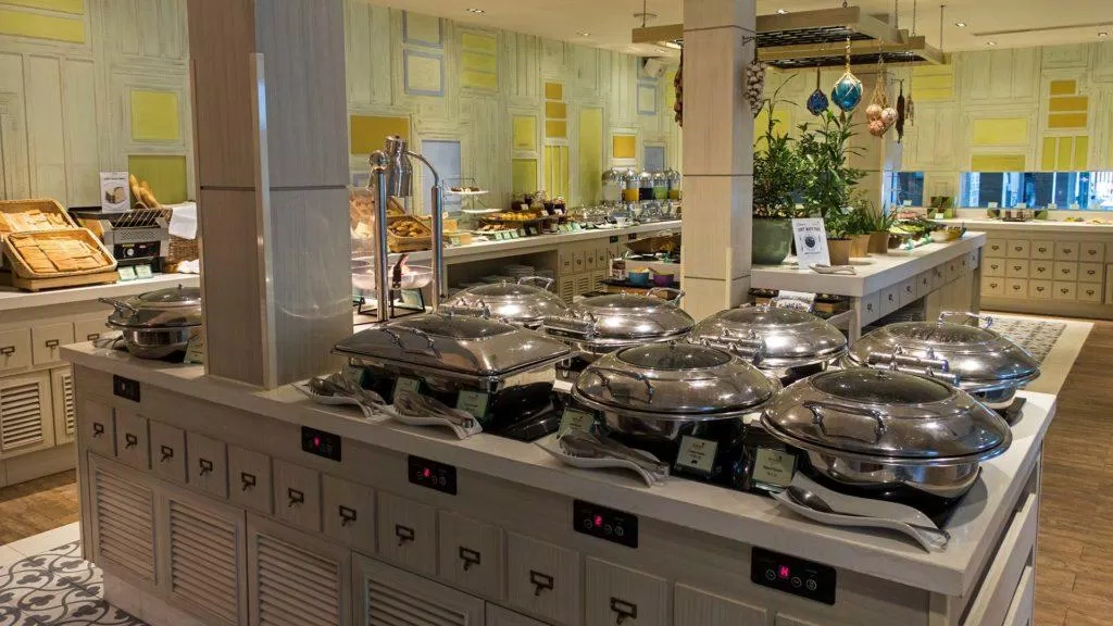 Bữa sáng buffet được chuẩn bị rất chu đáo tại khách sạn Amari (Ảnh: Internet).