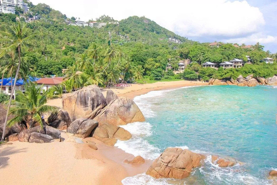 Đảo Koh Samui sở hữu phong cảnh đẹp tự nhiên với nhiều địa điểm vui chơi giải trí nhộn nhịp (Ảnh: Internet). Đảo Koh Samui sở hữu phong cảnh đẹp tự nhiên với nhiều địa điểm vui chơi giải trí nhộn nhịp (Ảnh: Internet).