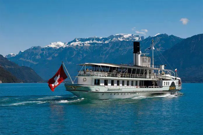 Chiếc tàu chở du khách đi dạo trên hồ Brienz (Ảnh: Internet). Chiếc tàu chở du khách đi dạo trên hồ Brienz (Ảnh: Internet).
