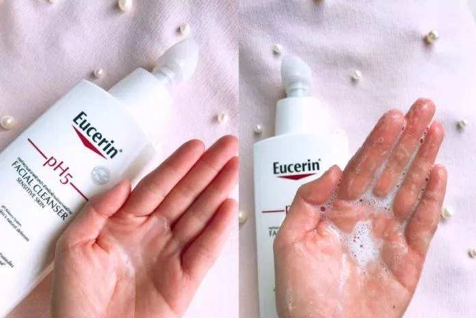 Khả năng tạo bọt của Eucerin PH5 Facial Cleanser ở mức vừa phải (Nguồn: Internet)