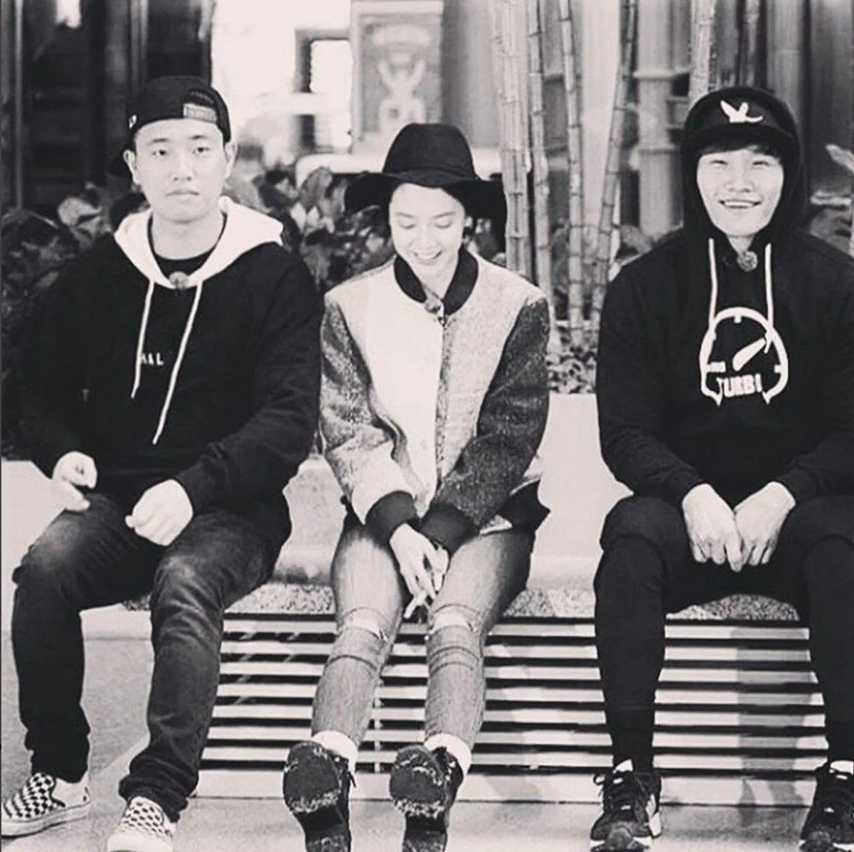 Vụ việc của Song Ji Hyo và Kim Jong Kook "bị đuổi" khiến chương trình hứng chịu vô vàng gach đá từ người hâm mộ . ( Ảnh : Internet). Vụ việc của Song Ji Hyo và Kim Jong Kook "bị đuổi" khiến chương trình hứng chịu vô vàng gach đá từ người hâm mộ . ( Ảnh : Internet).