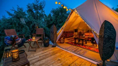 Những khu lều trại glamping luôn được trang bị đủ đồ dùng tiện ích (Ảnh: Internet). Những khu lều trại glamping luôn được trang bị đủ đồ dùng tiện ích (Ảnh: Internet).