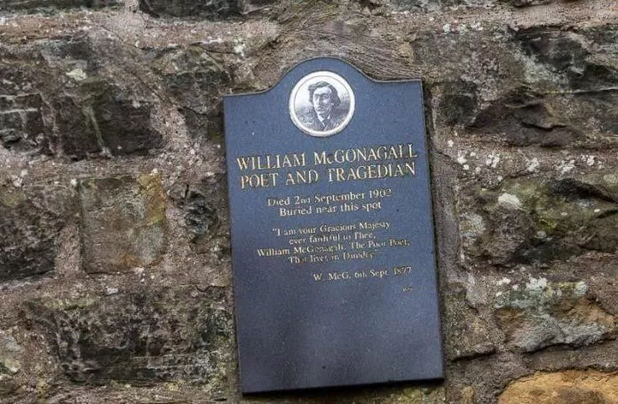 Mộ của William Mc Gonagall, một nhà thơ kiêm nhà soạn kịch (Ảnh: Internet).