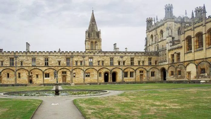 Quang cảnh bên ngoài của Nhà thờ Công giáo tại Oxford (Ảnh: Internet). Quang cảnh bên ngoài của Nhà thờ Công giáo tại Oxford (Ảnh: Internet).