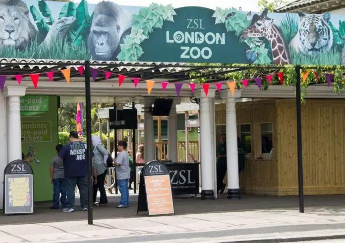 Sở thú London là một trong những địa điểm xuất hiện sớm nhất trong truyện (Ảnh: Internet).