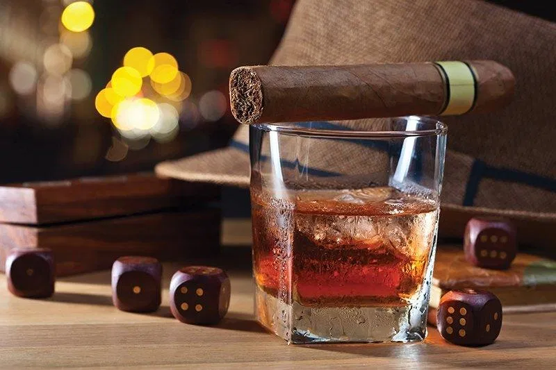 Hương thuốc lá là mùi hương "nam tính" đầu tiên trong cảm nhận của tôi ( ảnh Internet) Hương thuốc lá là mùi hương "nam tính" đầu tiên trong cảm nhận của tôi ( ảnh Internet)