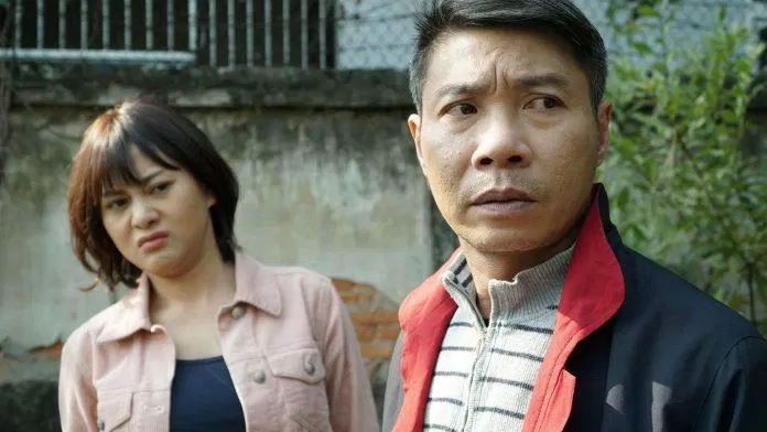 NSND Công Lý trong vai ông Tuấn người bố nuôi yêu thương con hết mực ( Ảnh: Internet )