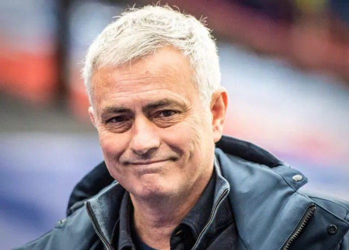 HLV Jose Mourinho sẽ được nhận đền bù với số tiền khủng ( Ảnh: Internet)