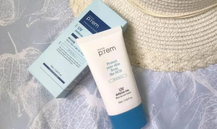Kem chống nắng Make Pr:em UV Defense Sun Cream có thiết kế khá đơn giản với hai tone màu trắng và xanh (Nguồn: Internet)