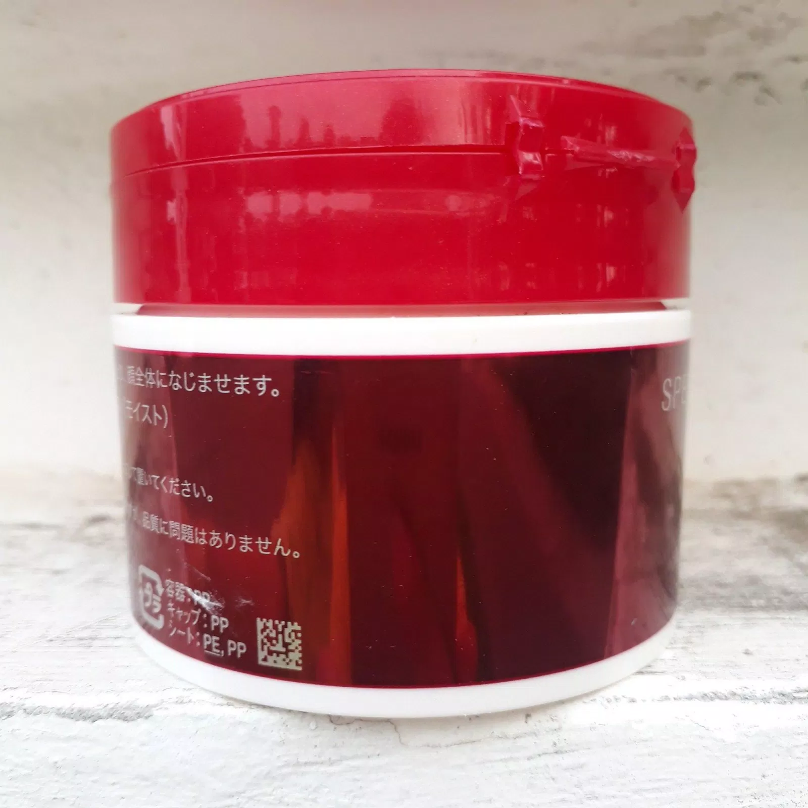 Sản phẩm giúp tăng cường độ ẩm cần thiết, làm mờ vết chân chim, khiến da tươi sáng (ảnh: BlogAnChoi).