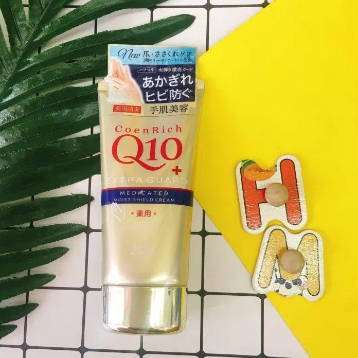 Kem dưỡng da tay Kose Coenrich Q10 Whitening Medicated Hand Cream dành cho da khô, dễ bong tróc, nứt nẻ (ảnh: internet)