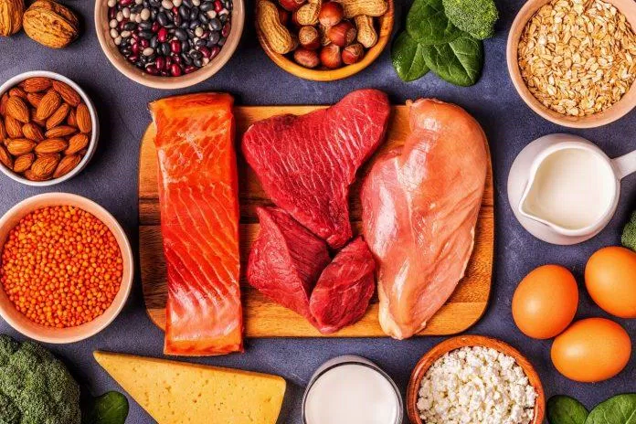 Các thực phẩm giàu protein giúp bạn cảm thấy no lâu hơn và kiểm soát đường huyết tốt hơn (Ảnh: Internet).
