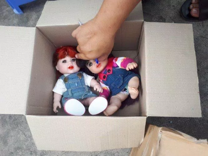 Búp bê nghi là Kumanthong bị Công an quận Cái Răng tạm giữ. (Nguồn: Internet) Búp bê nghi là Kumanthong bị Công an quận Cái Răng tạm giữ. (Nguồn: Internet)