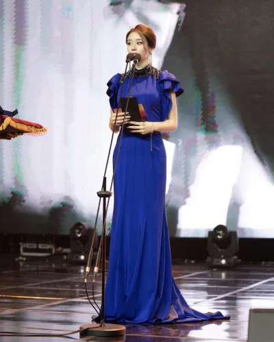 Park Ji Yeon diễn lại Ri a bằng khí chất quyến rũ của chính mình (Ảnh: Internet).