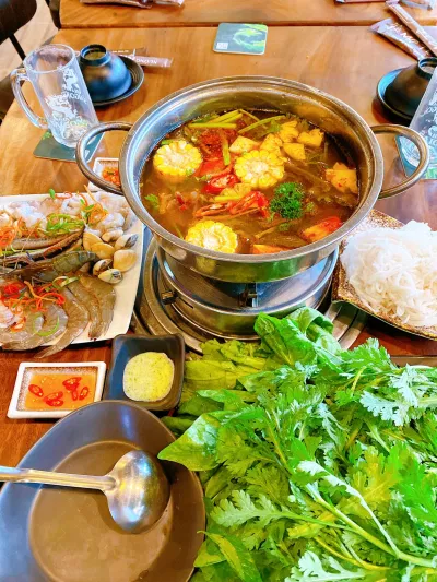 Món lẩu tại quán được bày trí rất hấp dẫn (Nguồn: Facebook Mọ Tề BBQ)