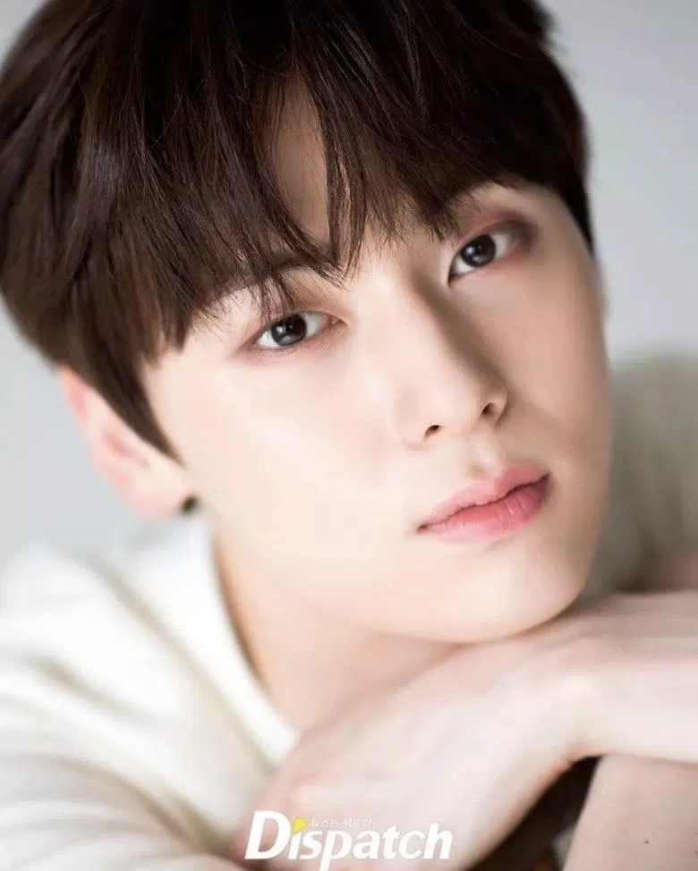Minhyun (NU'EST) nam thần tượng đẹp trai xuất sắc trong ngành công nghiệp K-Pop. (Nguồn: Internet) Dispatch chọn ra 8 nam thần tượng đẹp trai xuất sắc nhất trong ngành công nghiệp K-Pop 8 nam thần tượng ASTRO Beomgyu BTS Cha Eunwoo Jaehyun Juyeon Mingyu Minhyun nam thần NCT NUEST rowoon Seventeen SF9 The Boyz TXT V xuất sắc