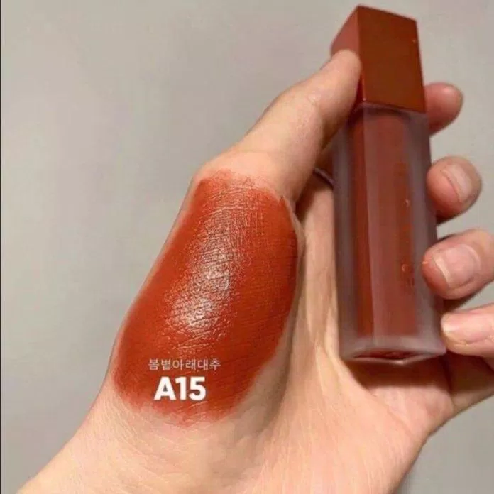 Màu A15 thuộc ver 3 của Black Rouge là lựa chọn an toàn nhất cho ai có môi sậm màu (Nguồn: Internet)