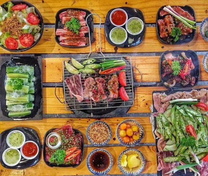 Thực đơn của quán da đạng, phong phú và bắt mắt (Nguồn: Facebook Nậm Nướng Đà Lạt)