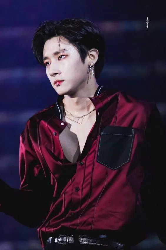 Sự mạnh mẽ, quyết liệt của I.M khiến anh chàng phù hợp với hình tượng lạnh lùng, đen tối (Ảnh: Internet)