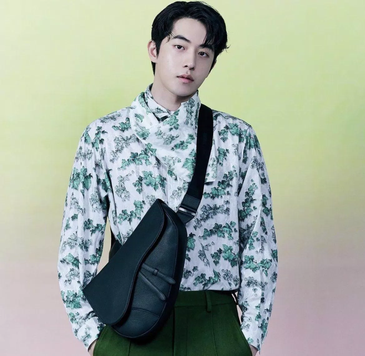 Là chủ nhân của giải thưởng "Nam diễn viên mới xuất sắc nhất" tại một số lễ trao giải danh giá của Hàn Quốc, nam diễn viên trẻ đã nhận được rất nhiều lời khen ngợi trong sự nghiệp của mình. (Nguồn: Internet) Là chủ nhân của giải thưởng "Nam diễn viên mới xuất sắc nhất" tại một số lễ trao giải danh giá của Hàn Quốc, nam diễn viên trẻ đã nhận được rất nhiều lời khen ngợi trong sự nghiệp của mình. (Nguồn: Internet)