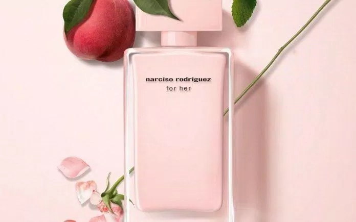 Nước hoa Narciso Rodriguez In her là sự hòa quyện tuyệt vời của hương hoa hồng, xạ hương, hổ phách và hương gỗ (Nguồn: Internet)