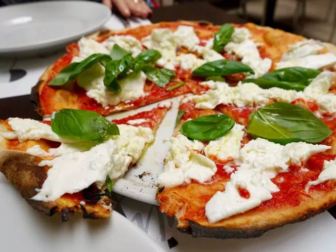 Bánh pizza của tiệm Emma (Ảnh: Internet). Bánh pizza của tiệm Emma (Ảnh: Internet).