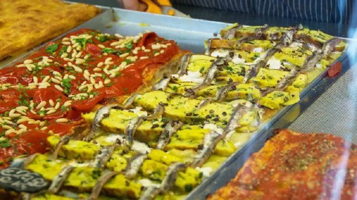 Những miếng pizza đẹp mắt của nhà hàng Pizzarium (Ảnh: Internet). Những miếng pizza đẹp mắt của nhà hàng Pizzarium (Ảnh: Internet).