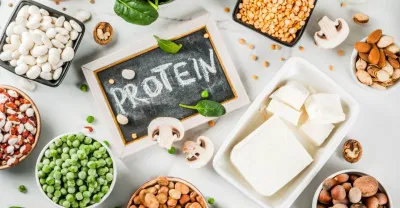 Protein không chỉ đóng vai trò quan trọng trong việc hình thành cơ bắp mà còn góp phần ổn định đường huyết (Nguồn: Internet). Protein không chỉ đóng vai trò quan trọng trong việc hình thành cơ bắp mà còn góp phần ổn định đường huyết (Nguồn: Internet).