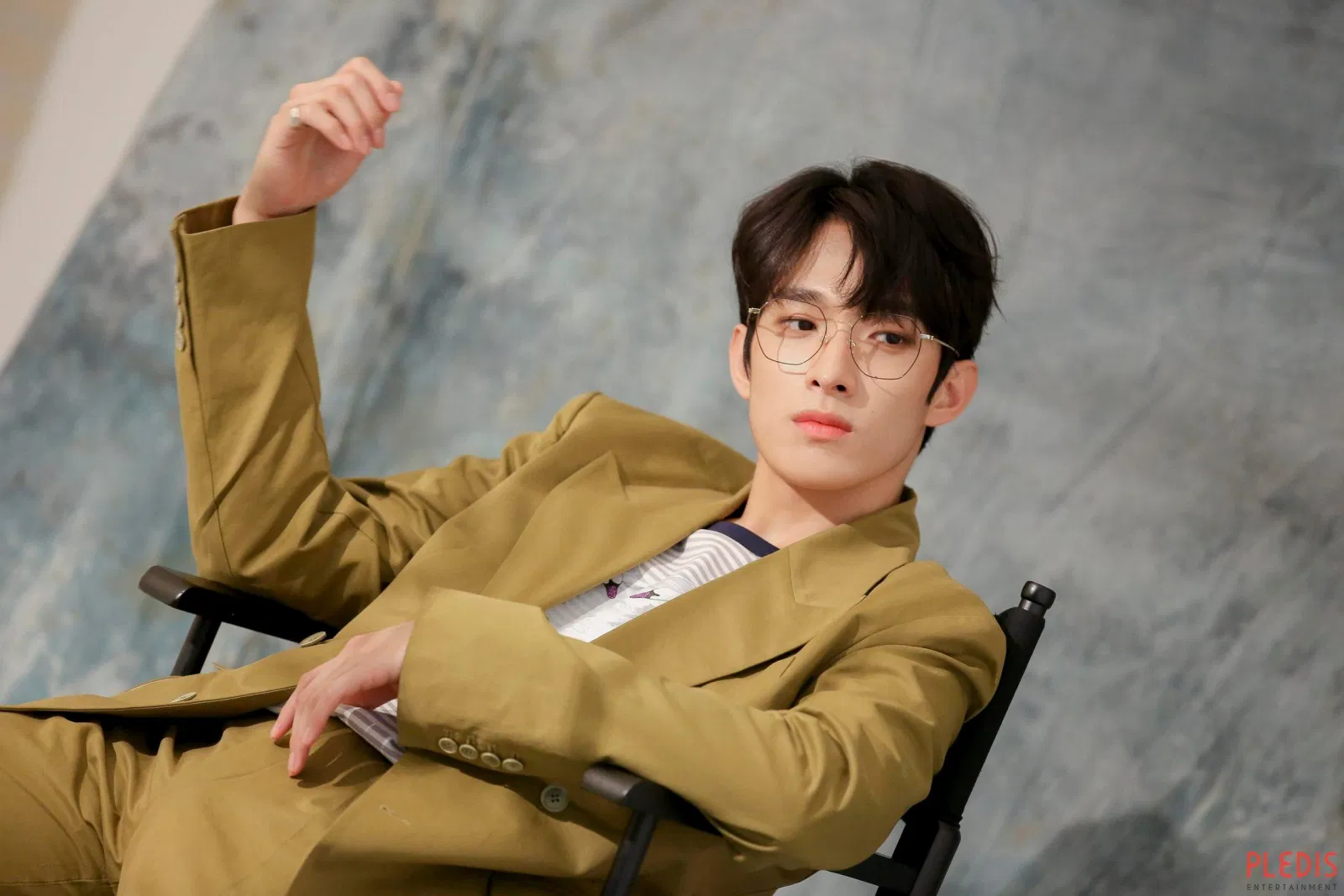 Các thành viên SEVENTEEN đã trở thành gà nhà Pledis như thế nào? Dino DK Hoshi jeonghan Joshua Jun KPOP Mingyu nhóm nhạc nổi tiếng S.Coups Seungkwan Seventeen SEVENTEEN debut SEVENTEEN trở thành gà nhà Pledis như thế nào The8 Vernon Wonwoo Woozi Ý nghĩa cái tên SEVENTEEN