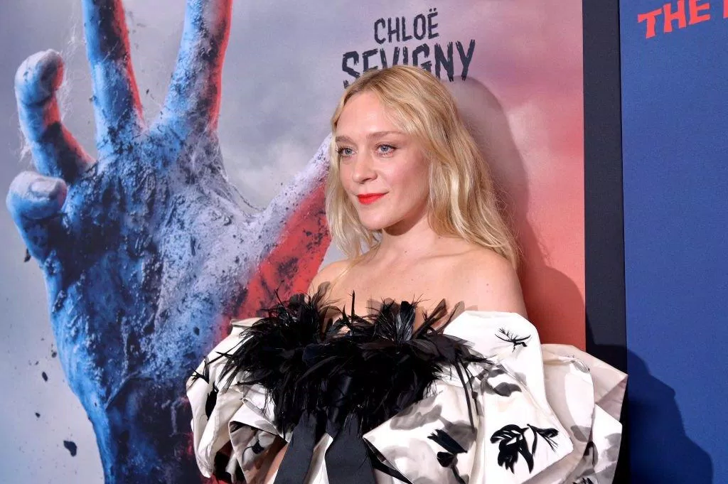 NEW YORK, NEW YORK - JUNE 10: Chloë Sevigny Rùng mình nghe sao US-UK kể chuyện tâm linh