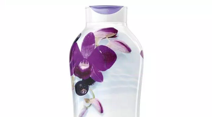 Sữa tắm Olay Fresh Outlast Orchid And Black Currant với hoa lan và quả lý chua đen giàu chất chống oxy hóa ( Nguồn: internet)