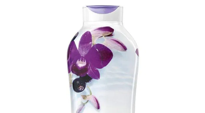 Sữa tắm Olay Fresh Outlast Orchid And Black Currant với hoa lan và quả lý chua đen giàu chất chống oxy hóa ( Nguồn: internet)