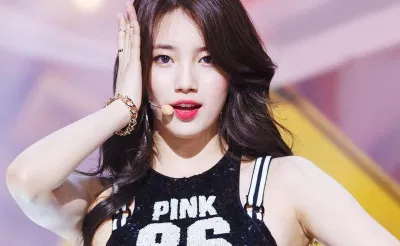 Suzy nhận ra rằng mình đã rơi vào trạng thái trầm cảm khi trước đó còn đang cười đùa với bạn mình nhưng đột nhiên lại bắt đầu khóc. (Nguồn: Internet) Suzy nhận ra rằng mình đã rơi vào trạng thái trầm cảm khi trước đó còn đang cười đùa với bạn mình nhưng đột nhiên lại bắt đầu khóc. (Nguồn: Internet)