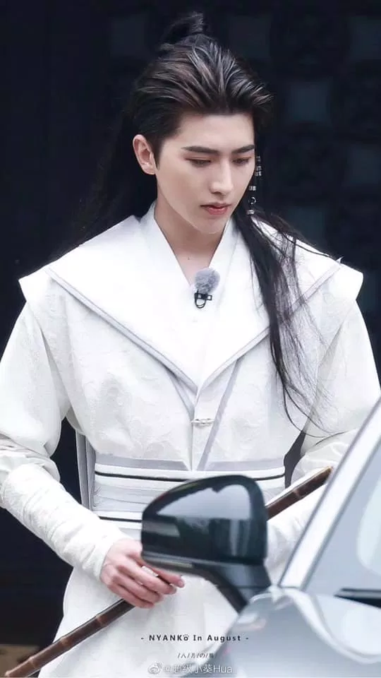 Tạo hình cổ trang của Thái Từ Khôn trong Keep Running. (Nguồn: Internet) Tạo hình cổ trang của Thái Từ Khôn trong Keep Running. (Nguồn: Internet)