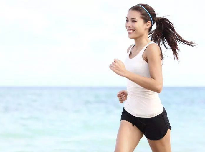 Tập thể dục kết hợp với chế độ ăn thực dưỡng giúp bạn khỏe mạnh (Ảnh: Internet).
