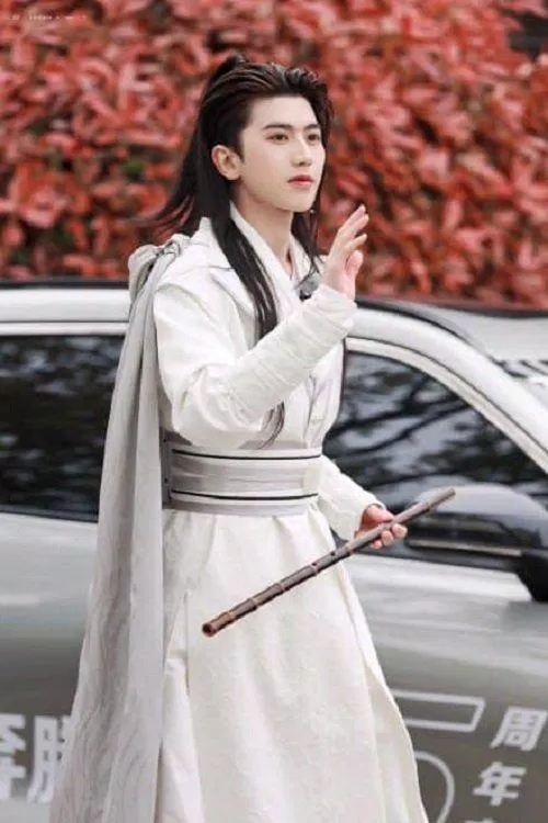 Tạo hình cổ trang của Thái Từ Khôn trong vai Chu Du. (Nguồn: Internet) Tạo hình cổ trang của Thái Từ Khôn trong vai Chu Du. (Nguồn: Internet)