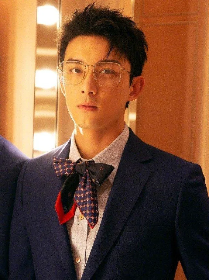 Chàng thiếu niên Ngô Lỗi điển trai. (Nguồn: Internet) Chàng thiếu niên Ngô Lỗi điển trai. (Nguồn: Internet)