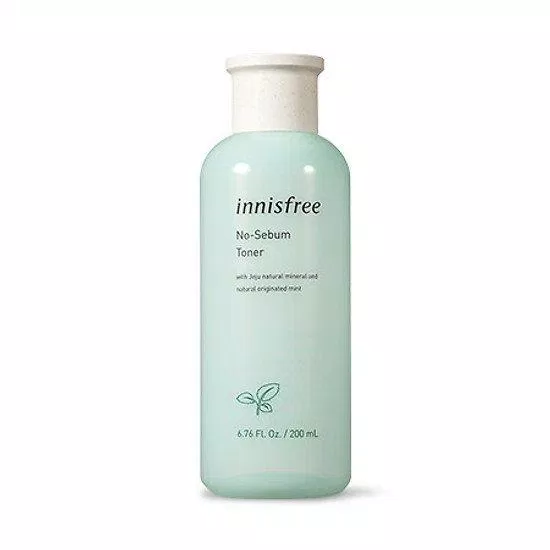 Nước hoa hồng kiềm dầu, giảm bóng nhờn Innisfree No Sebum Toner. 9anhr: internet)