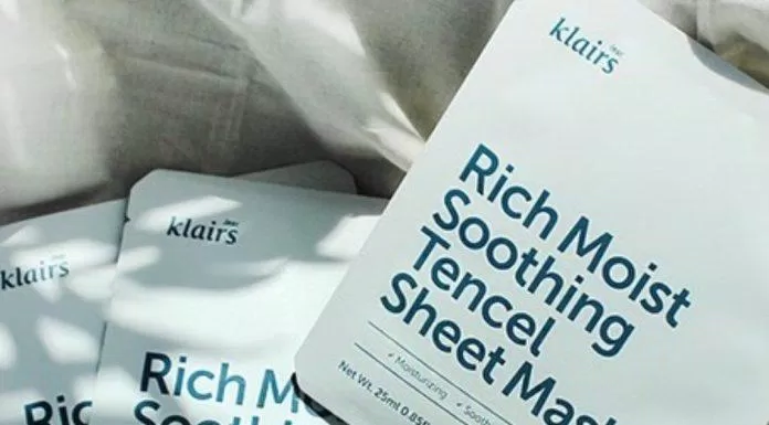 Mặt nạ Klairs Rich Moist Soothing Sheet Mask chứa hàng loạt các thành phần giúp dưỡng ẩm sâu cho da từ bên trong (Nguồn: Internet).