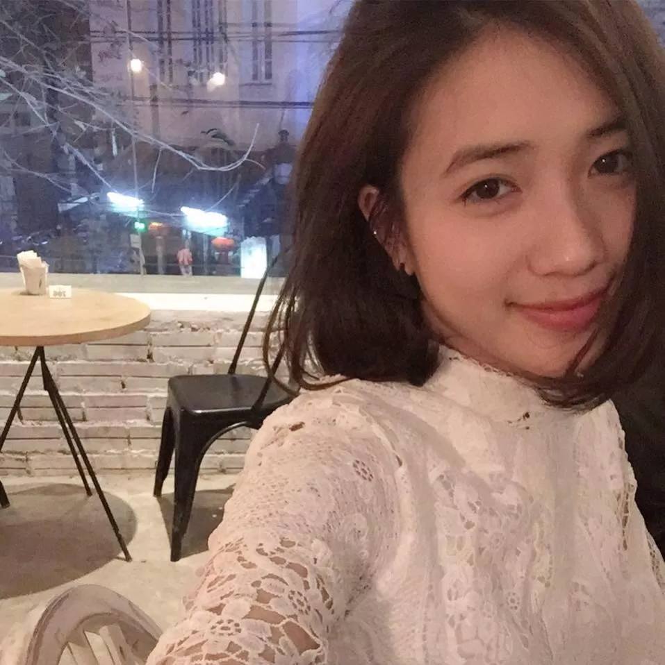 Trâm Anh vẫn rất xinh đẹp dù để mặt mộc (Nguồn: Internet)