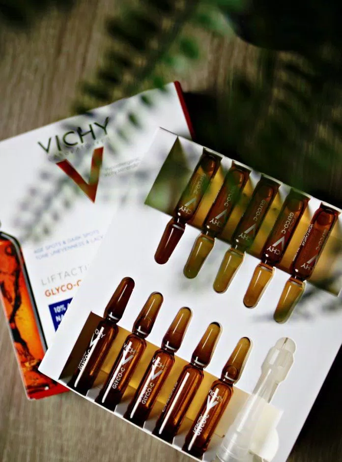 Bao bì của tinh chất cô đặc Vichy Liftactiv Specialist Glyco-C Night Peel Ampoule được thiết kế dưới dạng ống 2ml và một hộp sản phẩm có 10 ống (Nguồn: Internet).