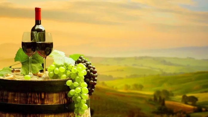 Đối với người Ý, nho và rượu vang đã trở thành một nét văn hóa không thể thiếu trong cuộc sống (Ảnh: Internet). Đối với người Ý, nho và rượu vang đã trở thành một nét văn hóa không thể thiếu trong cuộc sống (Ảnh: Internet).