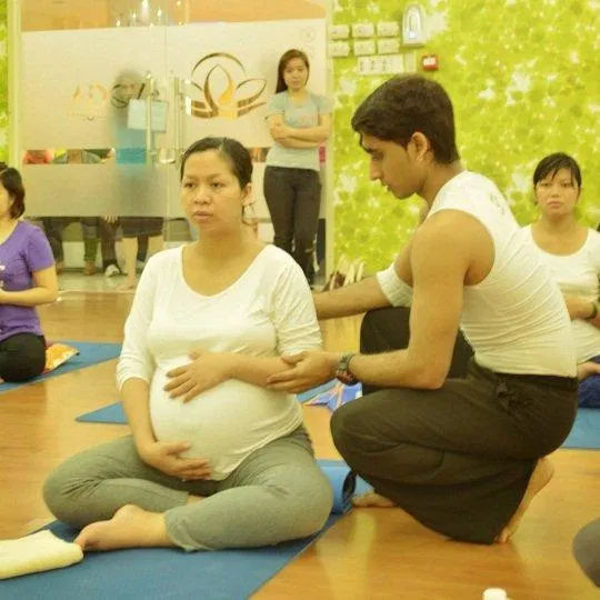 Các giáo viên dạy yoga có kinh nghiệm sẽ biết chính xác làm thế nào để thực hiện buổi tập một cách an toàn và đáp ứng được nhu cầu của tất cả mọi người (Ảnh: Internet). Các giáo viên dạy yoga có kinh nghiệm sẽ biết chính xác làm thế nào để thực hiện buổi tập một cách an toàn và đáp ứng được nhu cầu của tất cả mọi người (Ảnh: Internet).