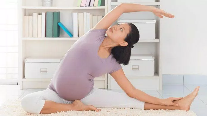 Yoga giúp tăng cường sức mạnh rất tốt cho các cơ bắp (Ảnh: Internet).