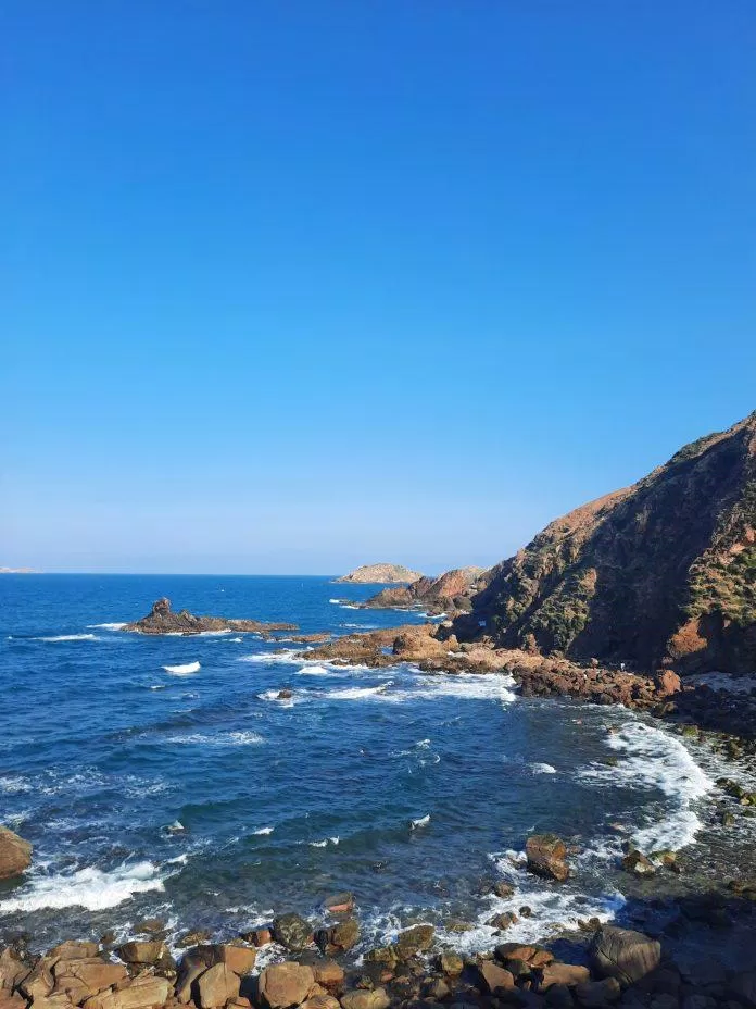 Eo Gió nhìn từ trên xuống